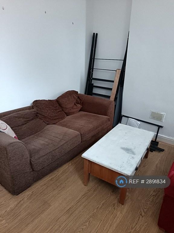 3 bedroom house in Berridge Road West, Nottingham, NG7 (3 bed) (#2891834)
