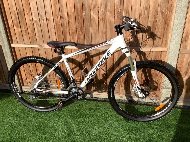 FULLY RESTORED QUALITY CANNONDALE ‘TRAIL F4’ MOUNTAIN BIKE (L@@K!)