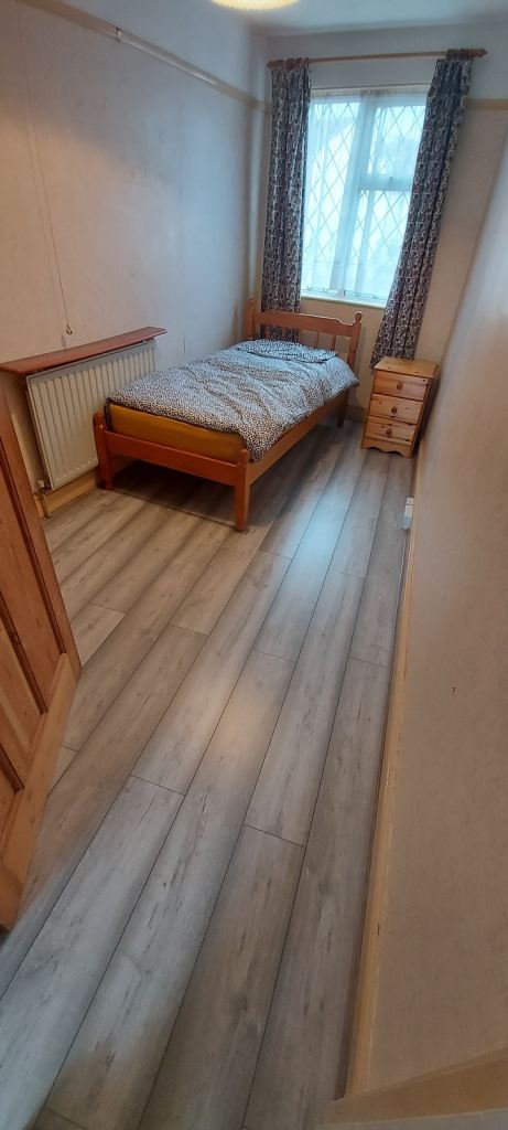 Single bedroom to share in PL34NS