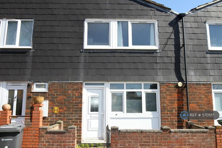 3 bedroom house in Turnpike Close, London, SE8 (3 bed) (#570517)