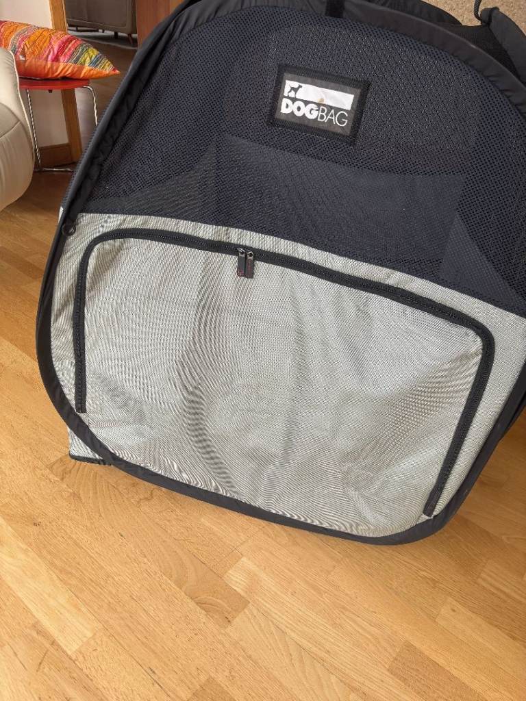 EB Dog Bag, Medium - car protection, sun protection, pop-up kennel / play tent