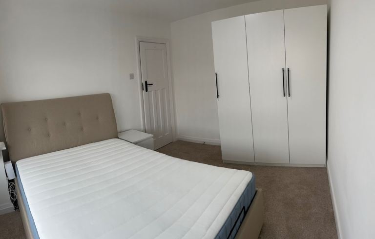 Double bedroom In Perivale/all bills included 