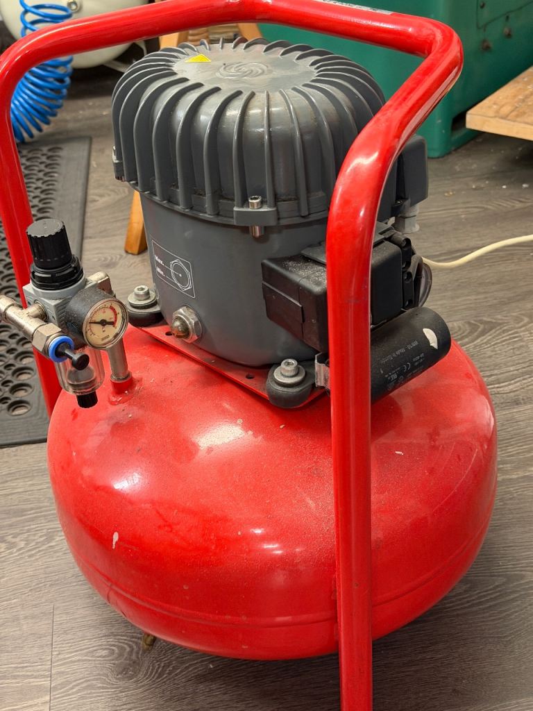 image for MGF Silent Air Compressor MGF SIL-EOL 24/50