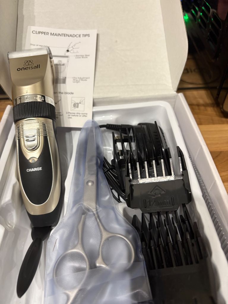 Dog grooming clippers 
