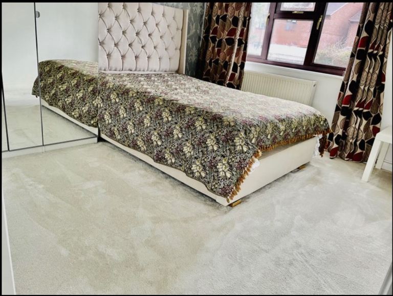 Double Room with Private Large Bathroom 