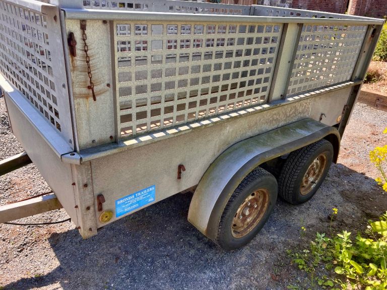 Double axle trailer 