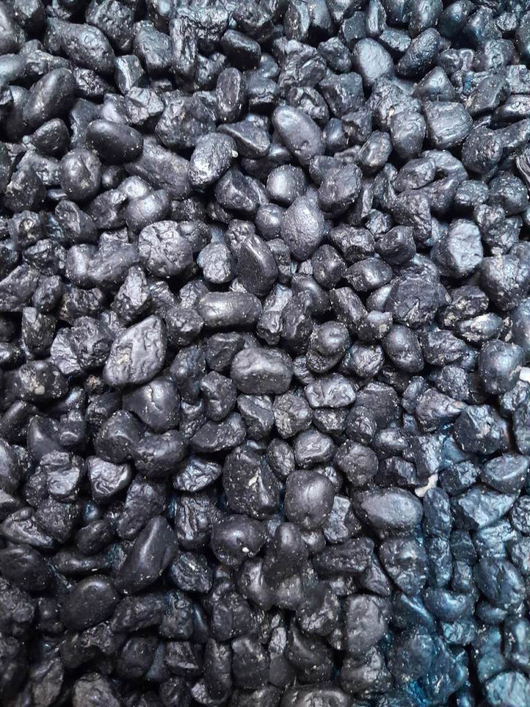 Fish tank gravel