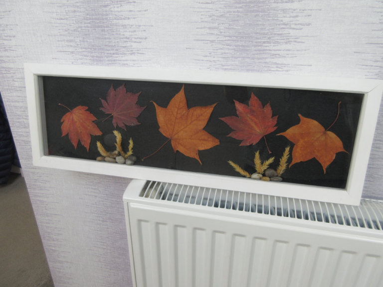 Maple Leaves & Grasses With Pebbles Box Picture