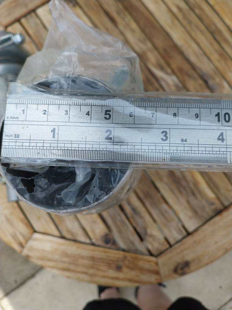 Exhaust flexible pipe and clamps 