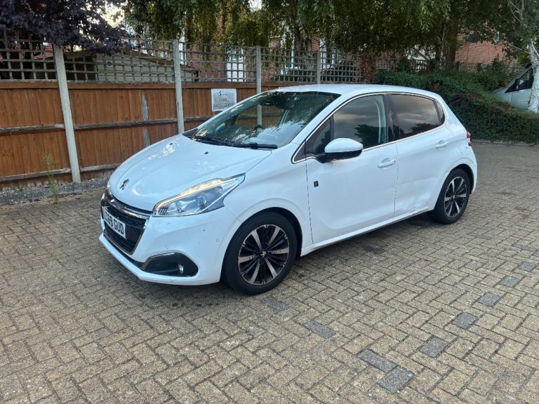 Peugeot, 208, Hatchback, 2019, Manual, 1199 (cc), 5 doors