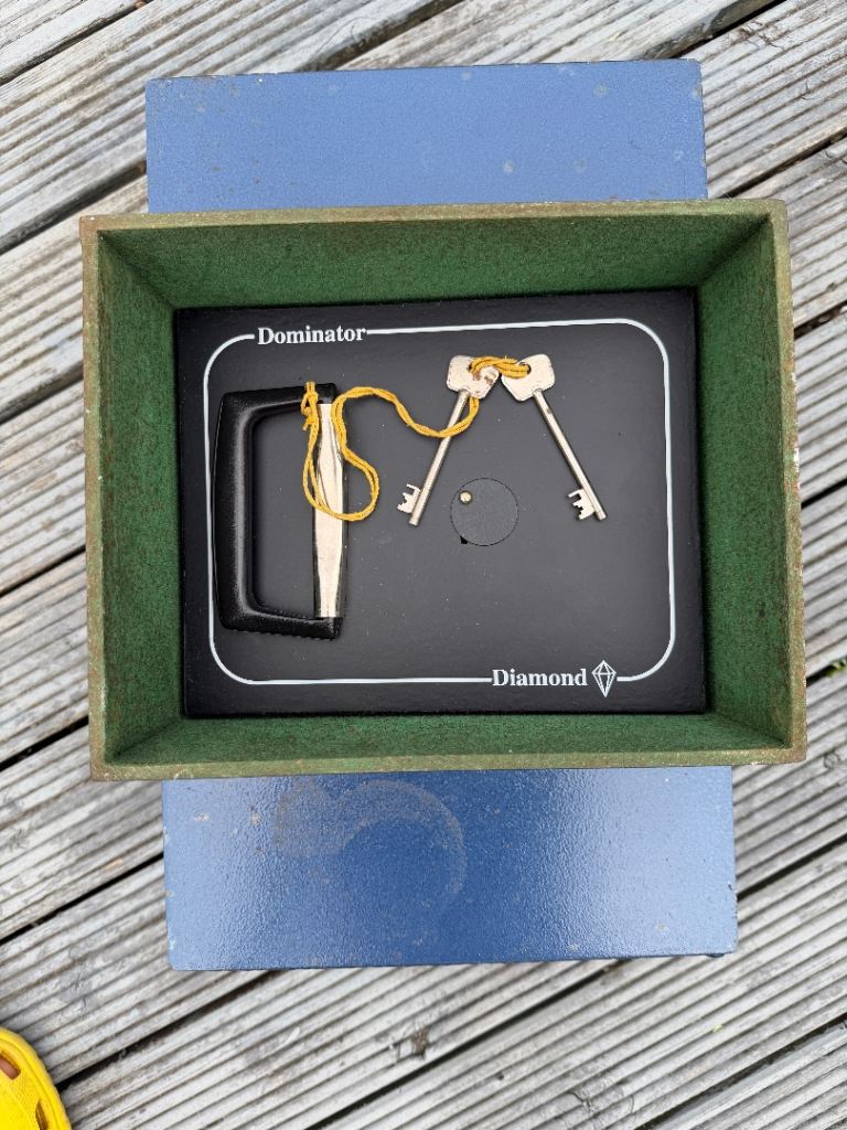 Dominator Diamond Under floor Safe for Passports/Jewellery/docs/Precious items (Like New)