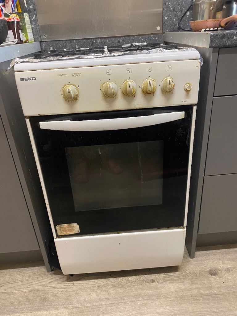 White Beko gas cooker 50 cm