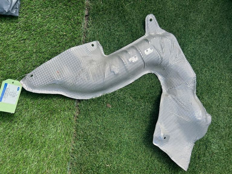 Fiesta 2008-2011 *FORD  heat shield 