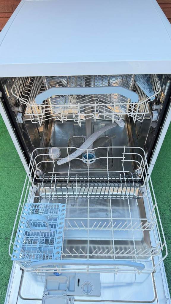 Indesit-Large, 14 place setting capacity, Freestanding Dishwasher. A+ Energy. Delivery possible.