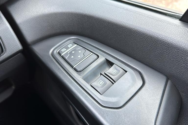  Renault Trafic 2.0 Dci Blue Sl28 Business Panel Van 5dr Diesel Manual L1 H1