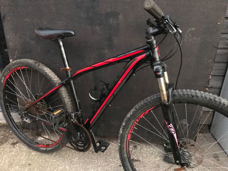 Specialized rockhopper mens 29er hardtail mountain bike- Black and Red, Good Condition