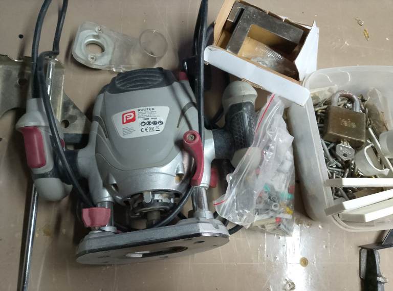 Router used working order Yate