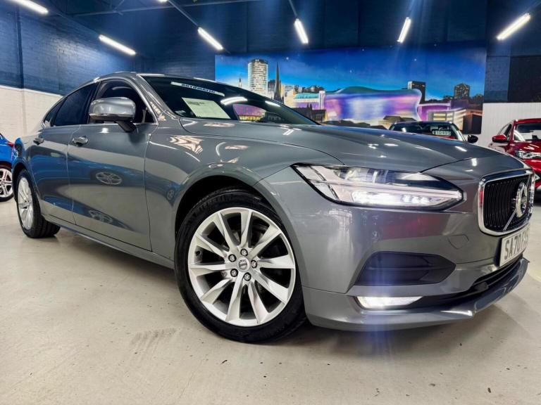 VOLVO S90 2.0 D4 Momentum Plus Auto Euro 6 (s/s) 4dr 2020