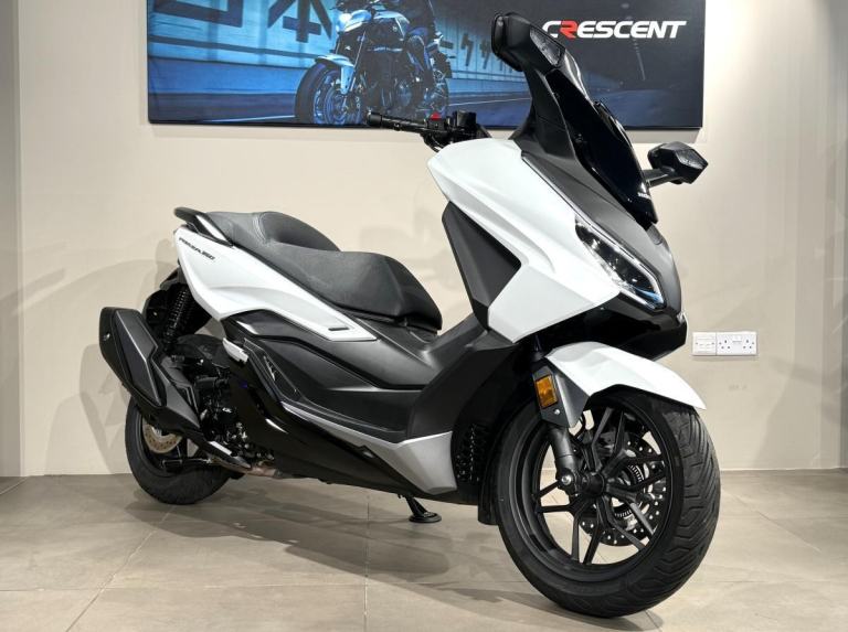 HONDA FORZA 350 NSS350A-R 2024 MODEL - WHITE ONLY 389 MILES - MINT