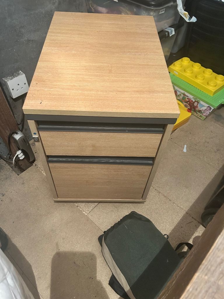 Wooden 2-Drawer Desk Pedestal – Good Condition