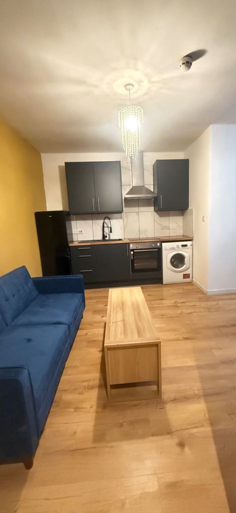 Studio flat in Bolton to let