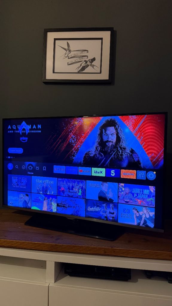 Samsung 40 inch TV, working with white spots 