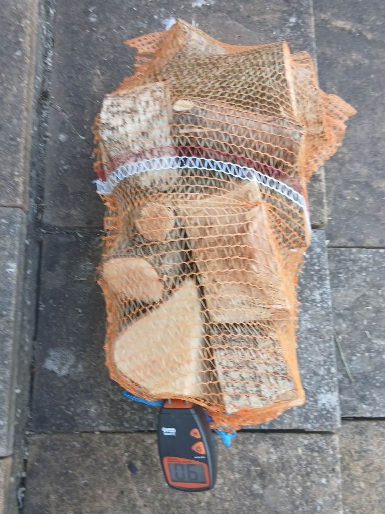 Small Seasoned Hardwood Logs in Net Bag - Low Moisture