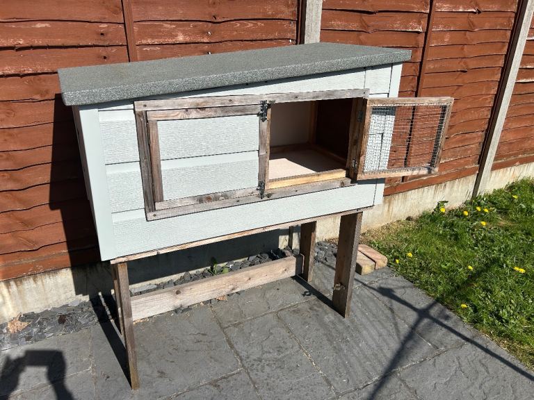 Rabbit/guinea pig hutch