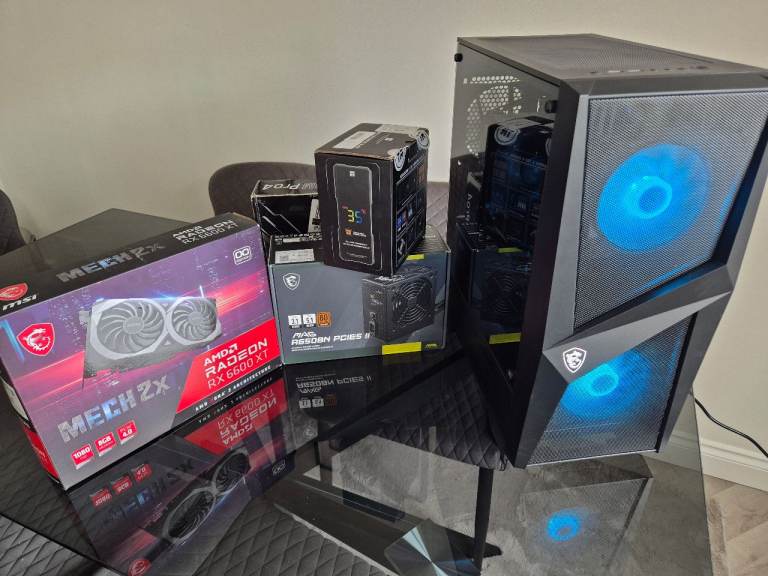 Gaming PC - Ryzen 5 5600 & 6600 XT - 16 GB DDR4 3200 - 512GB SSD