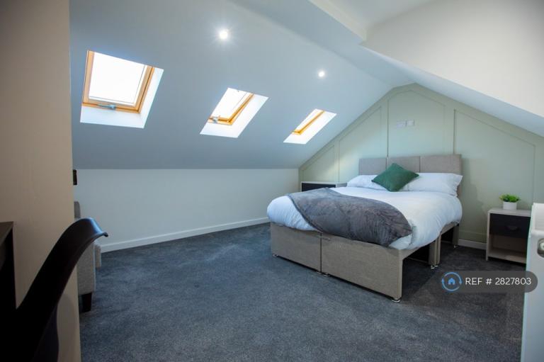 1 bedroom in Queens Road, Portsmouth, PO2 (#2827803)