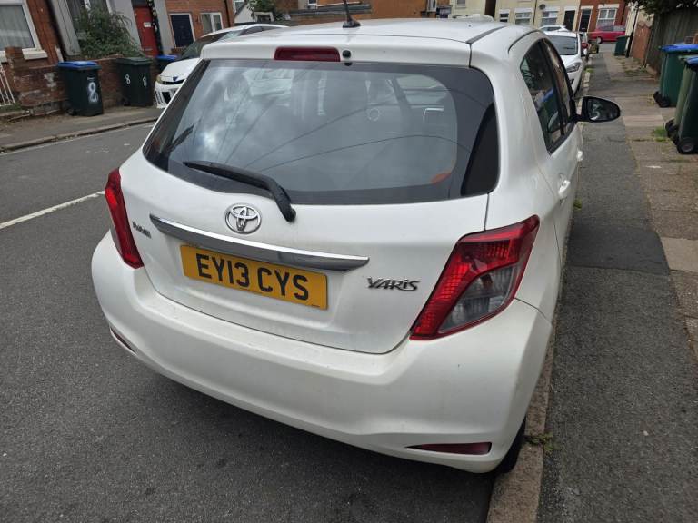 Toyota, YARIS, Hatchback, 2013, Manual, 1329 (cc), 5 doors
