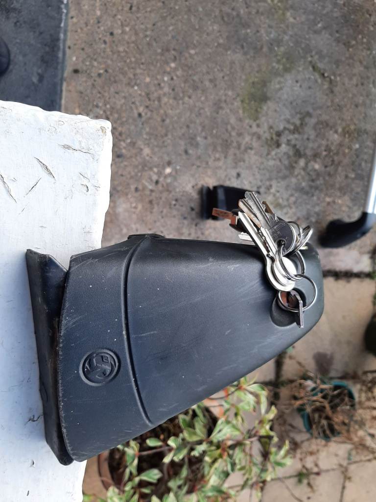 Genuine vauxhall insignia roof bars