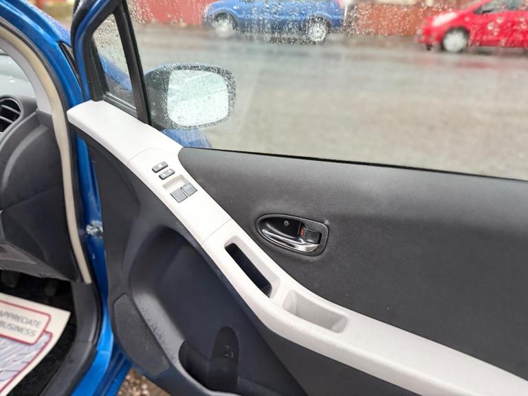 2010 Toyota Yaris 1.33 Dual VVT-i TR Euro 4 (s/s) 5dr HATCHBACK Petrol Manual