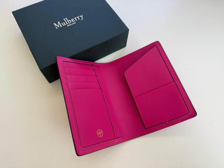 80% off - Limited Edition Passport Holder by Mulberry – Unused!