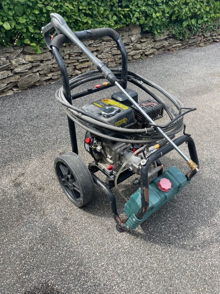 Petrol jet washer
