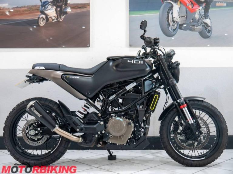 2022 (22) Husqvarna Svartpilen 401 - Ultra low miles with extras!