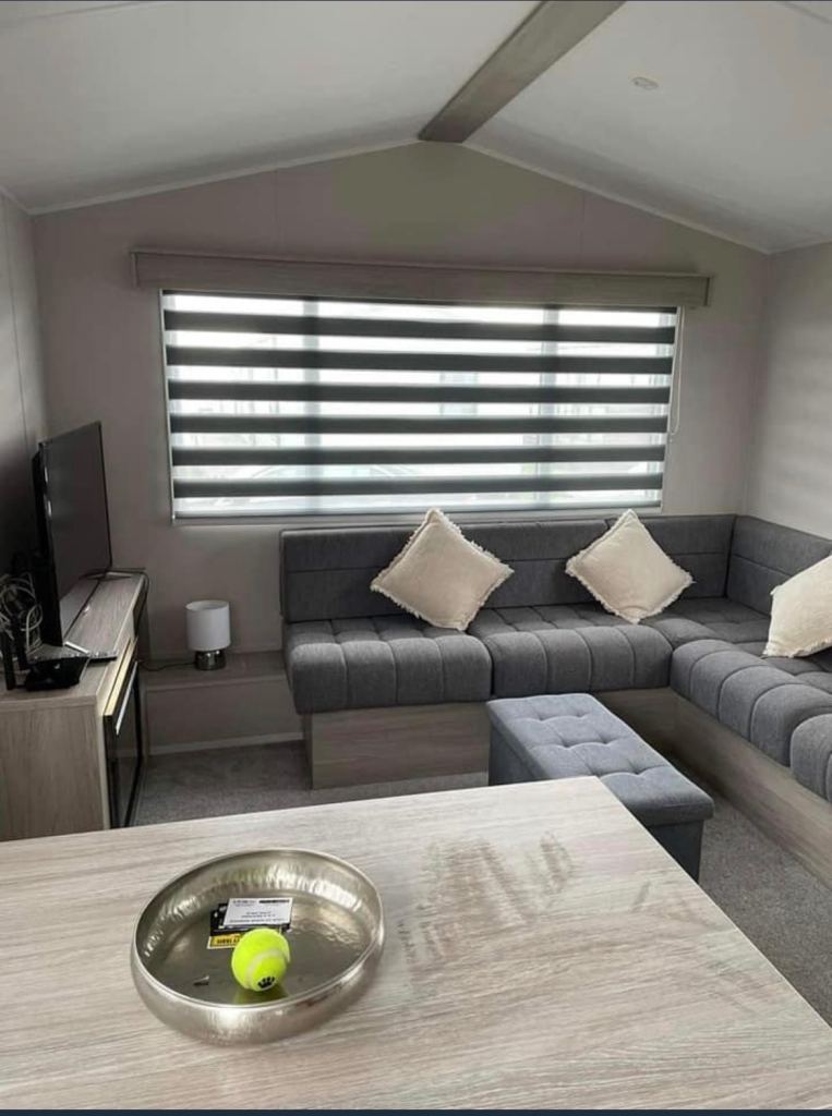 2 bedroom static home Bridport - DSS accepted 