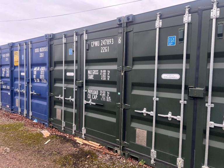 Commercial property to rent workshop, yards, containers , lorry storage 