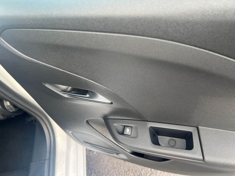 2021 Vauxhall Corsa Corsa 1.2 Se 5 door Hatchback Petrol Manual