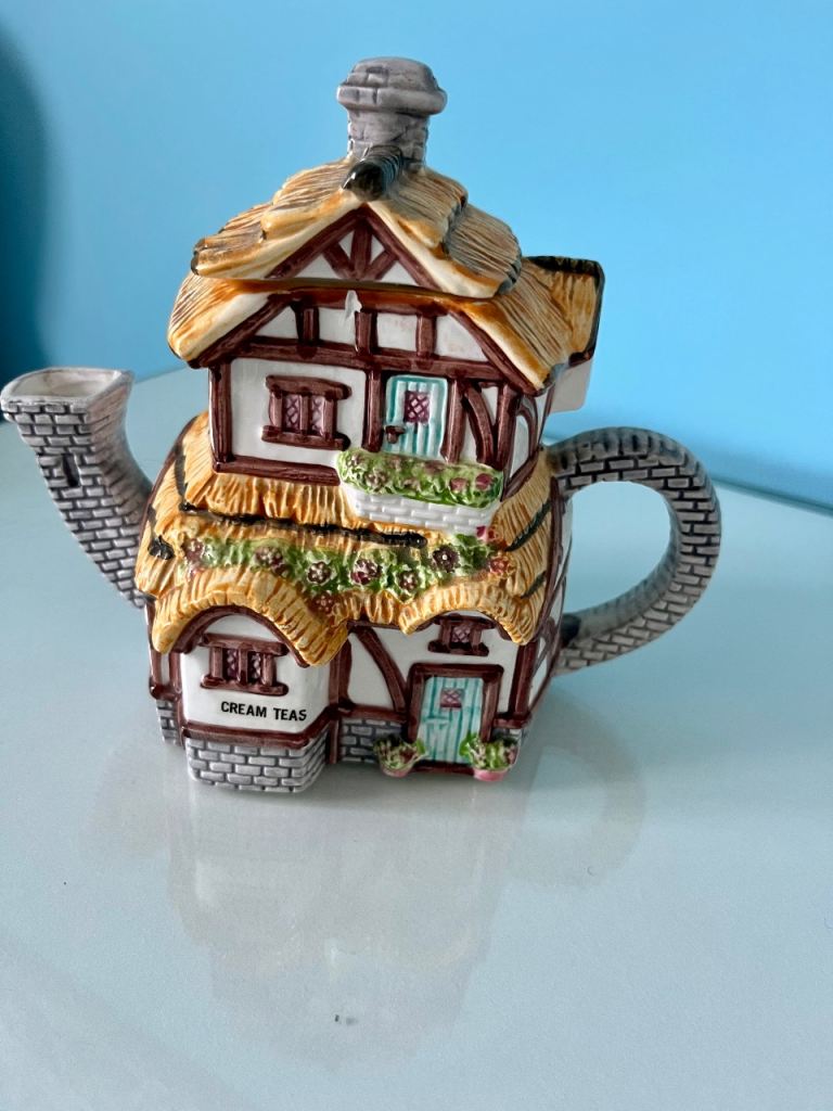Novelty Cottage Teapot – Cream Teas Design, Good Condition