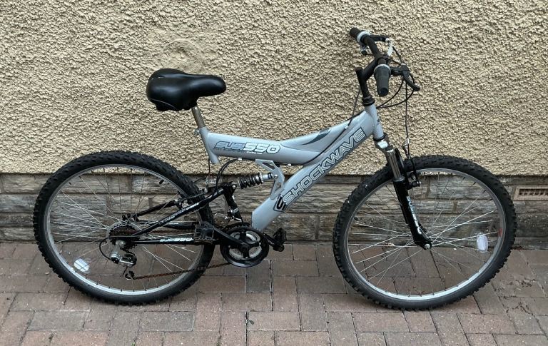 Bike/Bicycle.GENTS SHOCKWAVE “ SUSI500 “ MEDIUM FRAME MOUNTAIN BIKE 