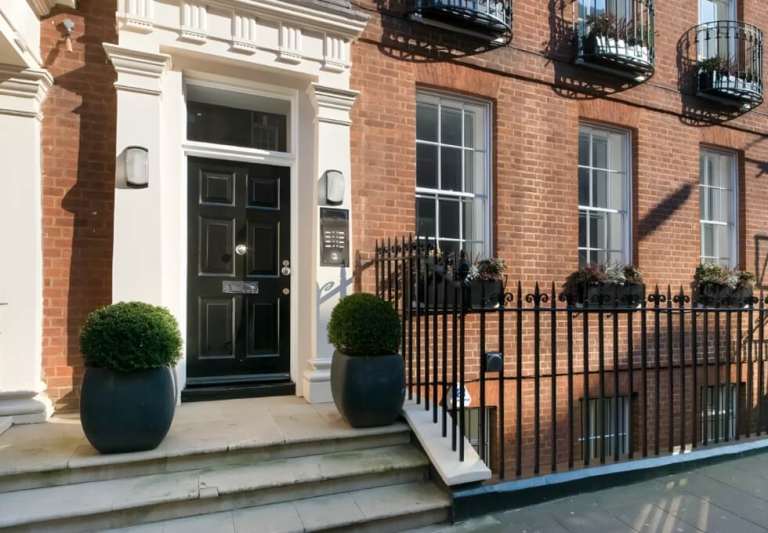 8 to 14 Person Private Office Suites to rent in *Mayfair*, Central London W1