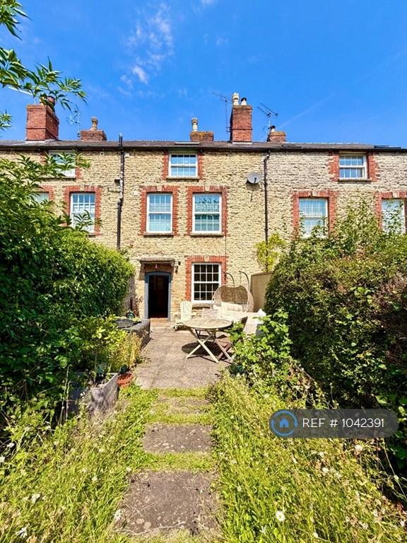 4 bedroom house in Charfield Road, Wotton-Under-Edge, GL12 (4 bed) (#1042391)