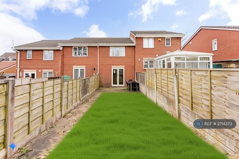 2 bedroom house in Greendale Drive, Radcliffe, M26 (2 bed) (#2714373)