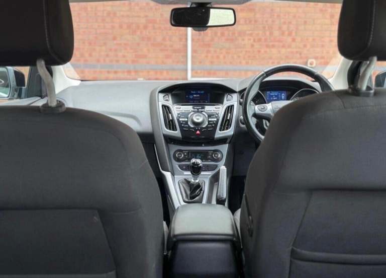 2014 Ford Focus 1.6 TDCi 115 Titanium Navigator 5dr HATCHBACK DIESEL Manual