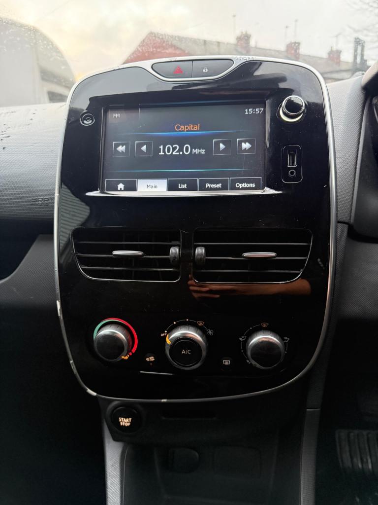 2015 Renault Clio 1.5 dCi 90 Dynamique Nav 5dr HATCHBACK DIESEL Manual