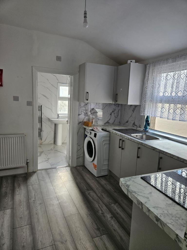 Newly Refurbished 1 Bedroom Flat To Rent – E15 – Near Stratford