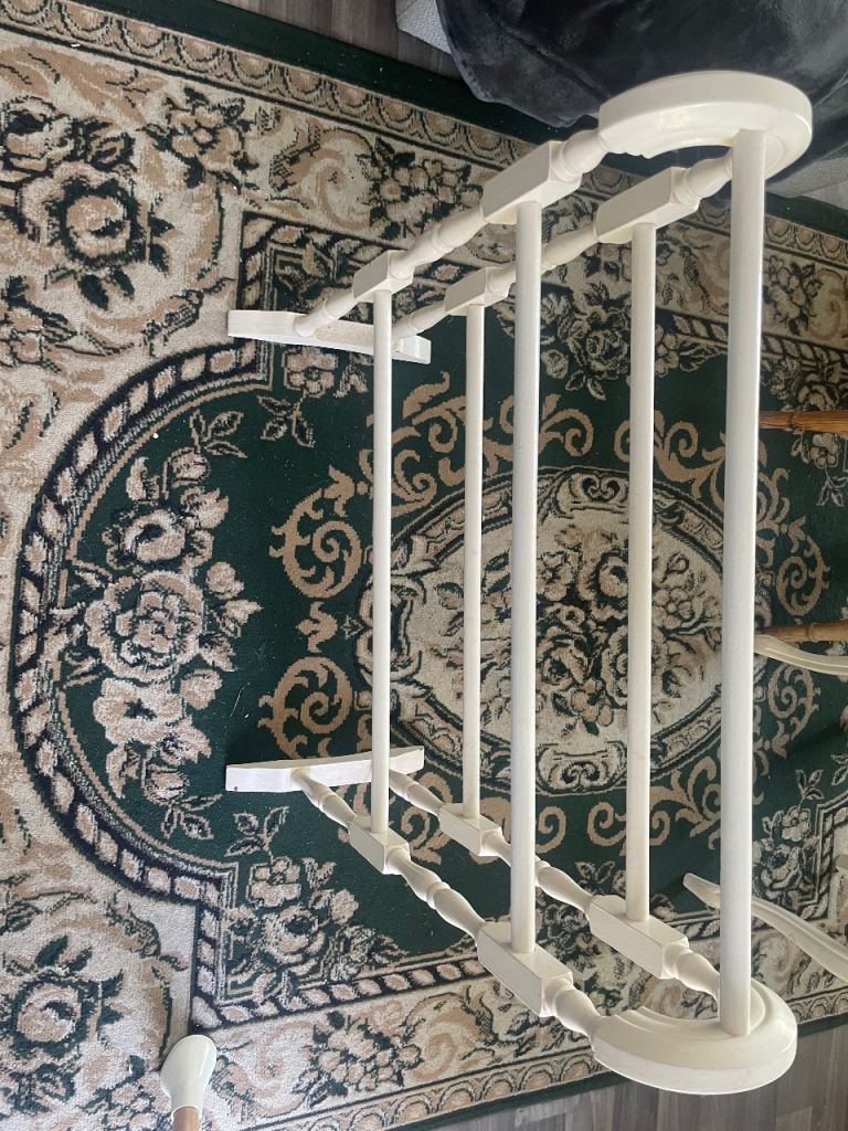 Cream Wooden towel/clothes rail
