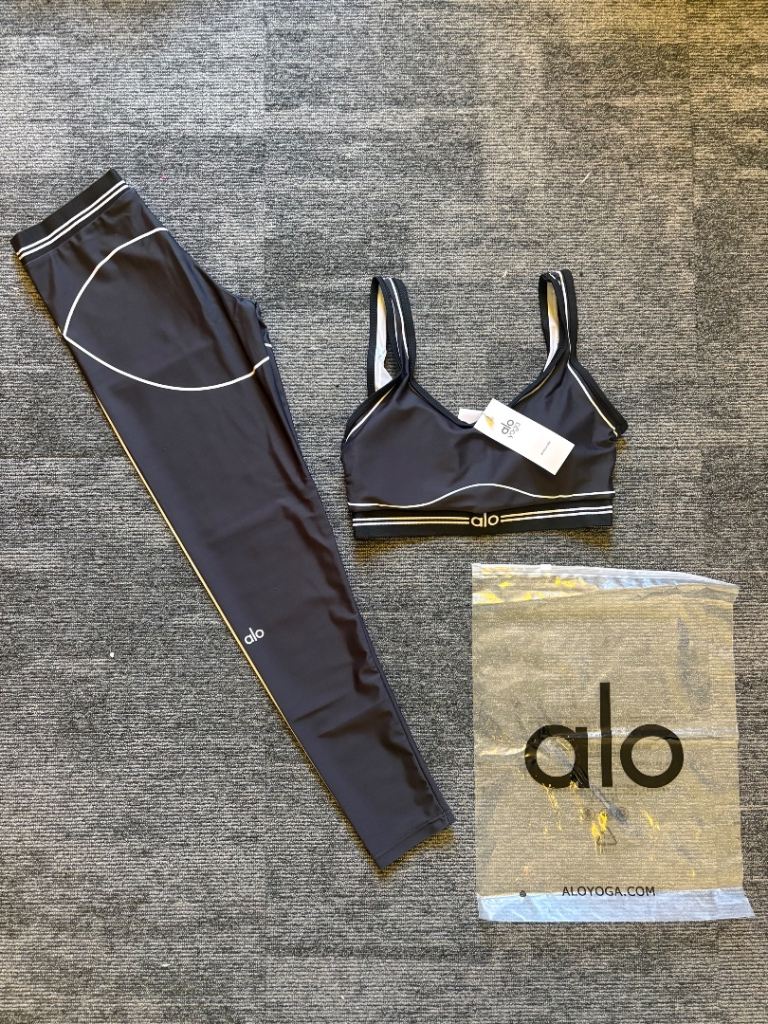 Women’s alo yoga set size s