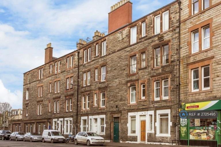 1 bedroom flat in Albion Road, Edinburgh, EH7 (1 bed) (#2725495)